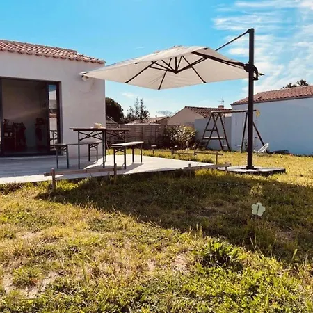 Maison Neuve Et Familiale Bord De Mer A 別荘 バルバトル